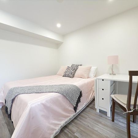 Cozy Room With Private Bath Near Don Mills Subway Toronto Extérieur photo