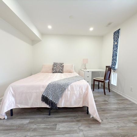 Cozy Room With Private Bath Near Don Mills Subway Toronto Extérieur photo